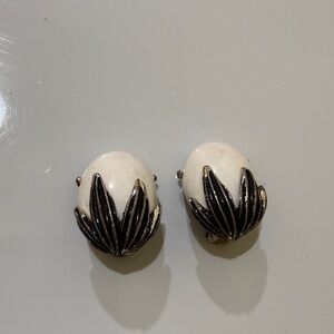 Elegant Vintage Black and White Cream Leaf Earrings # Vintage#Boho Earrings